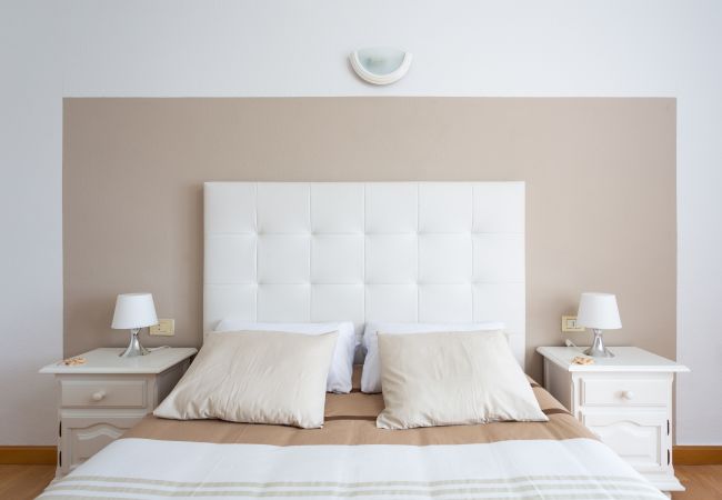 Apartamento en Bajamar - Frontline Bajamar with pool and gym Apartamento en Bajamar - Frontline Bajamar with pool and gym