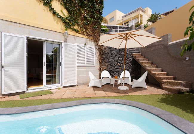 Casa adosada en Santa Cruz de Tenerife - Duplex Acorán with pool and sea view Casa adosada en Santa Cruz de Tenerife - Duplex Acorán with pool and sea view