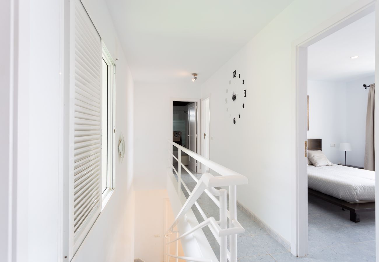 Casa adosada en Santa Cruz de Tenerife - Duplex Acorán with pool and sea view Casa adosada en Santa Cruz de Tenerife - Duplex Acorán with pool and sea view