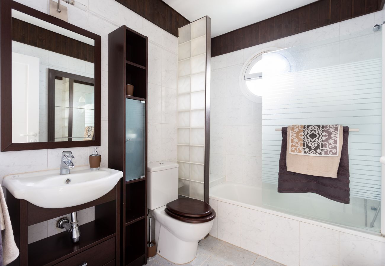 Casa adosada en Santa Cruz de Tenerife - Duplex Acorán with pool and sea view Casa adosada en Santa Cruz de Tenerife - Duplex Acorán with pool and sea view