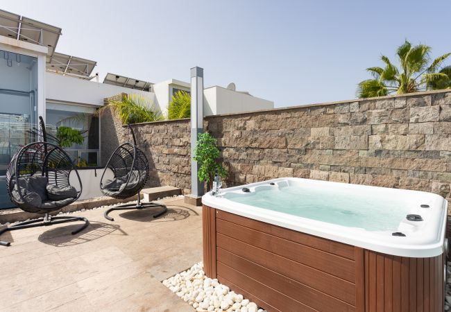 Villa en Costa Adeje - Luxury BKM in Playa del Duque Villa en Costa Adeje - Luxury BKM in Playa del Duque