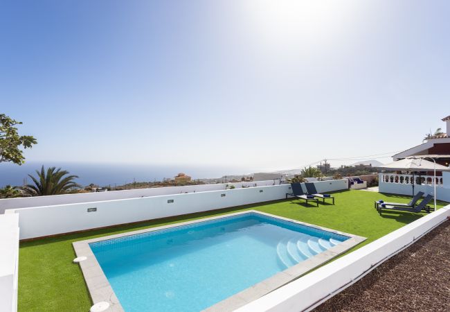 Villa en Candelaria - Casa Paraiso with pool and sea view