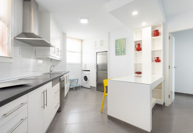 Apartamento en Los Cristianos - Frontline Penthouse with heated pool and parking Apartamento en Los Cristianos - Frontline Penthouse with heated pool and parking