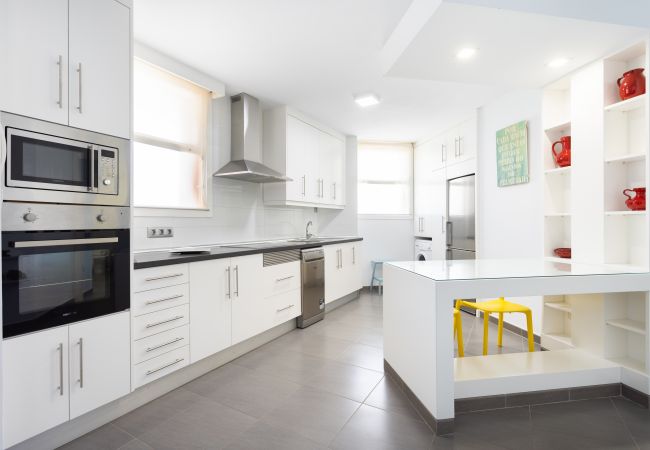 Apartamento en Los Cristianos - Frontline Penthouse with heated pool and parking Apartamento en Los Cristianos - Frontline Penthouse with heated pool and parking