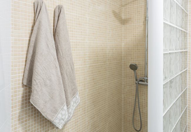 Apartamento en Los Cristianos - Frontline Penthouse with heated pool and parking Apartamento en Los Cristianos - Frontline Penthouse with heated pool and parking