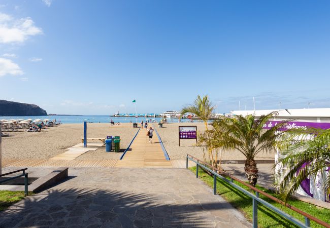 Apartamento en Los Cristianos - Frontline Penthouse with heated pool and parking Apartamento en Los Cristianos - Frontline Penthouse with heated pool and parking