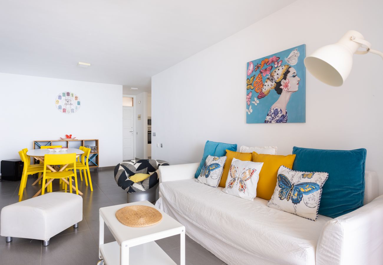 Apartamento en Los Cristianos - Frontline Penthouse with heated pool and parking Apartamento en Los Cristianos - Frontline Penthouse with heated pool and parking