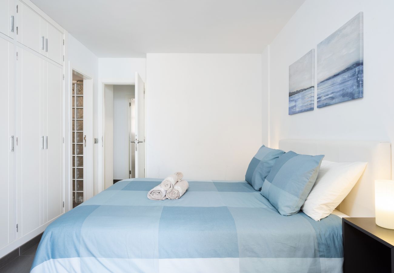 Apartamento en Los Cristianos - Frontline Penthouse with heated pool and parking Apartamento en Los Cristianos - Frontline Penthouse with heated pool and parking