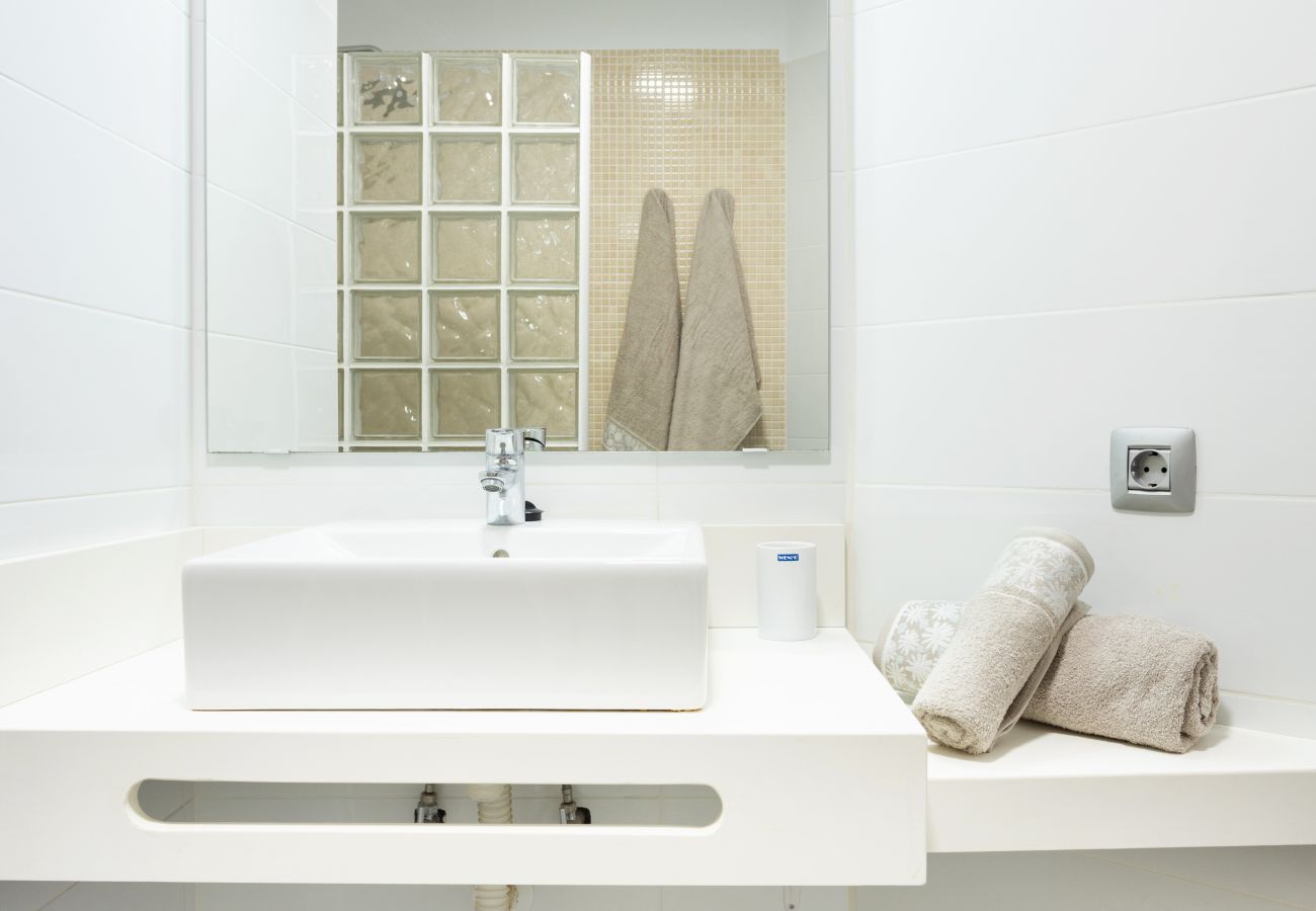 Apartamento en Los Cristianos - Frontline Penthouse with heated pool and parking Apartamento en Los Cristianos - Frontline Penthouse with heated pool and parking