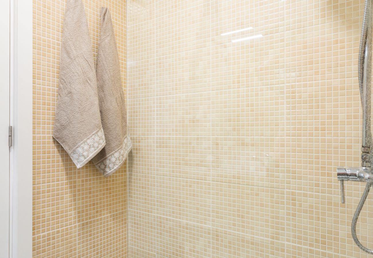 Apartamento en Los Cristianos - Frontline Penthouse with heated pool and parking Apartamento en Los Cristianos - Frontline Penthouse with heated pool and parking