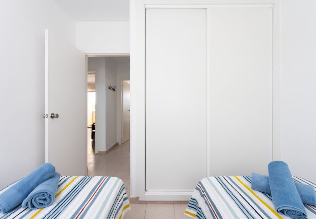 Apartamento en Los Cristianos - Frontline Playa las Vistas with pool, parking, sea Apartamento en Los Cristianos - Frontline Playa las Vistas with pool, parking, sea