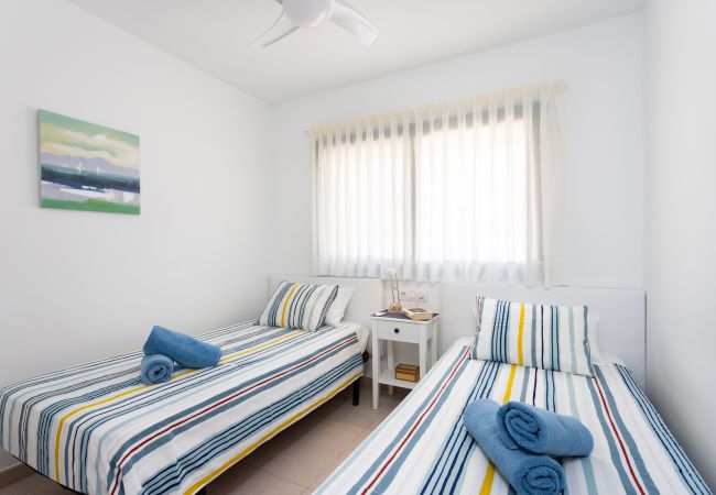 Apartamento en Los Cristianos - Frontline Playa las Vistas with pool, parking, sea Apartamento en Los Cristianos - Frontline Playa las Vistas with pool, parking, sea