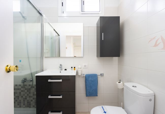 Apartamento en Los Cristianos - Frontline Playa las Vistas with pool, parking, sea Apartamento en Los Cristianos - Frontline Playa las Vistas with pool, parking, sea