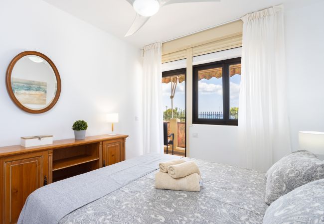 Apartamento en Los Cristianos - Frontline Playa las Vistas with pool, parking, sea Apartamento en Los Cristianos - Frontline Playa las Vistas with pool, parking, sea