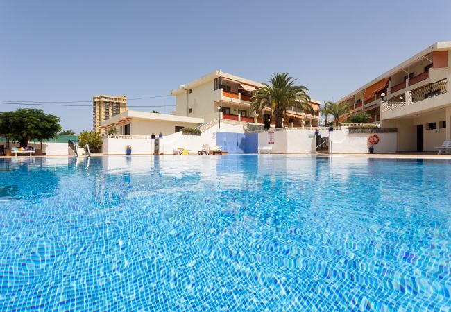 Apartamento en Los Cristianos - Frontline Playa las Vistas with pool, parking, sea Apartamento en Los Cristianos - Frontline Playa las Vistas with pool, parking, sea