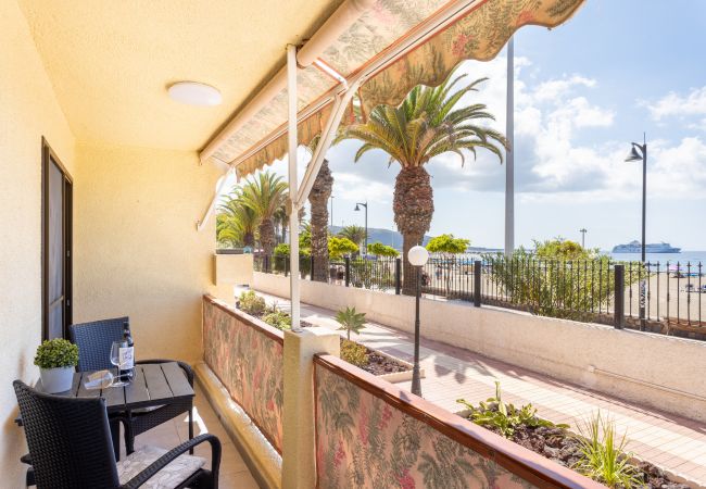 Apartamento en Los Cristianos - Frontline Playa las Vistas with pool, parking, sea Apartamento en Los Cristianos - Frontline Playa las Vistas with pool, parking, sea