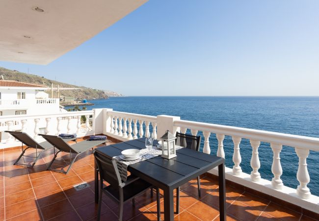 Apartamento en Candelaria - Over the Ocean with pool Apartamento en Candelaria - Over the Ocean with pool