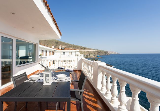 Apartamento en Candelaria - Over the Ocean with pool Apartamento en Candelaria - Over the Ocean with pool