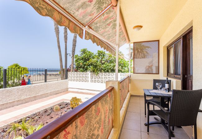 Ferienwohnung in Los Cristianos - Frontline Playa las Vistas with pool, parking, sea Ferienwohnung in Los Cristianos - Frontline Playa las Vistas with pool, parking, sea