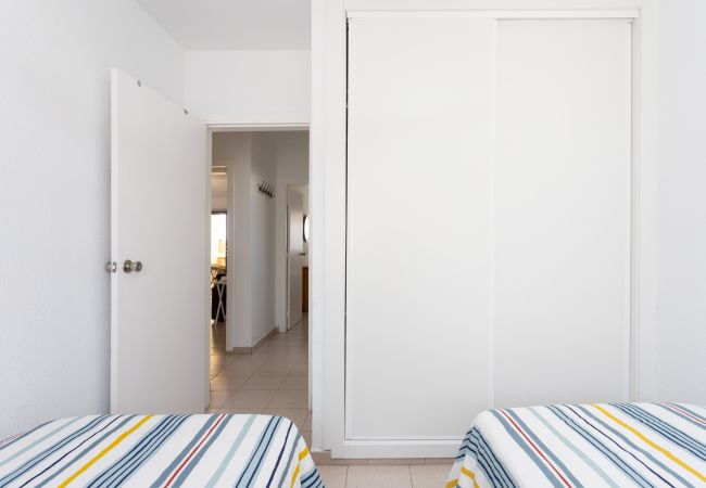 Ferienwohnung in Los Cristianos - Frontline Playa las Vistas with pool, parking, sea Ferienwohnung in Los Cristianos - Frontline Playa las Vistas with pool, parking, sea