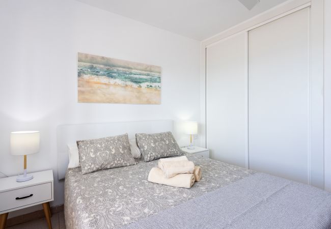 Ferienwohnung in Los Cristianos - Frontline Playa las Vistas with pool, parking, sea Ferienwohnung in Los Cristianos - Frontline Playa las Vistas with pool, parking, sea