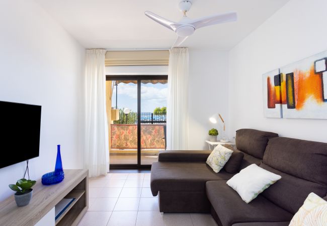 Ferienwohnung in Los Cristianos - Frontline Playa las Vistas with pool, parking, sea Ferienwohnung in Los Cristianos - Frontline Playa las Vistas with pool, parking, sea