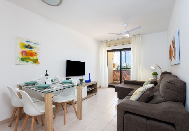 Ferienwohnung in Los Cristianos - Frontline Playa las Vistas with pool, parking, sea Ferienwohnung in Los Cristianos - Frontline Playa las Vistas with pool, parking, sea
