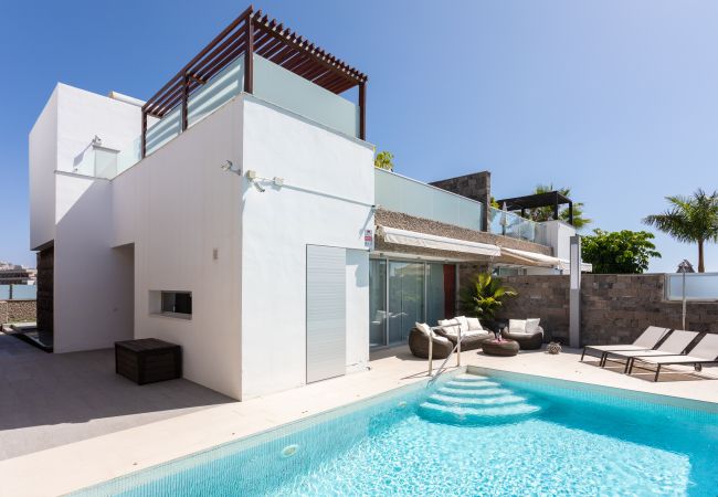 Villa/Dettached house in Costa Adeje - Luxury BKM in Playa del Duque